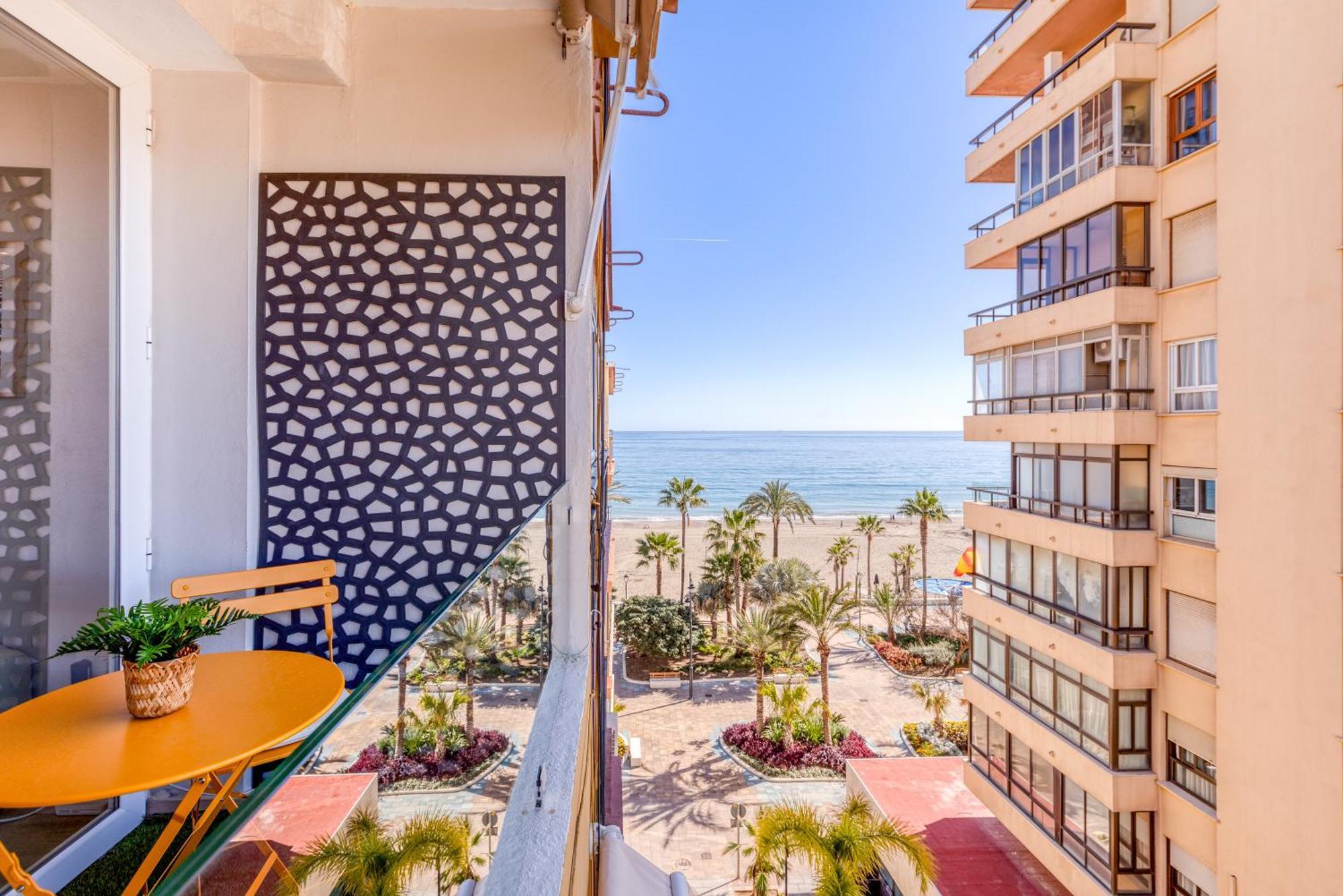 Hanami Plaza Abc Estepona Eksteriør billede